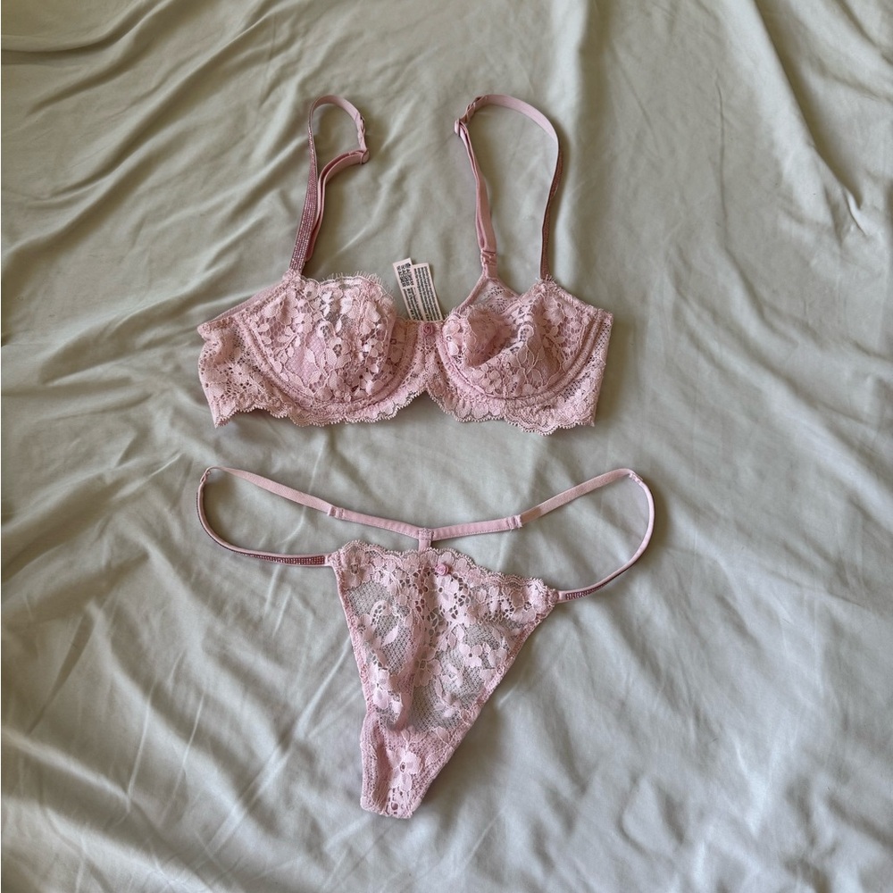 pink victoria’s secret lacy lingerie set size 30B + small